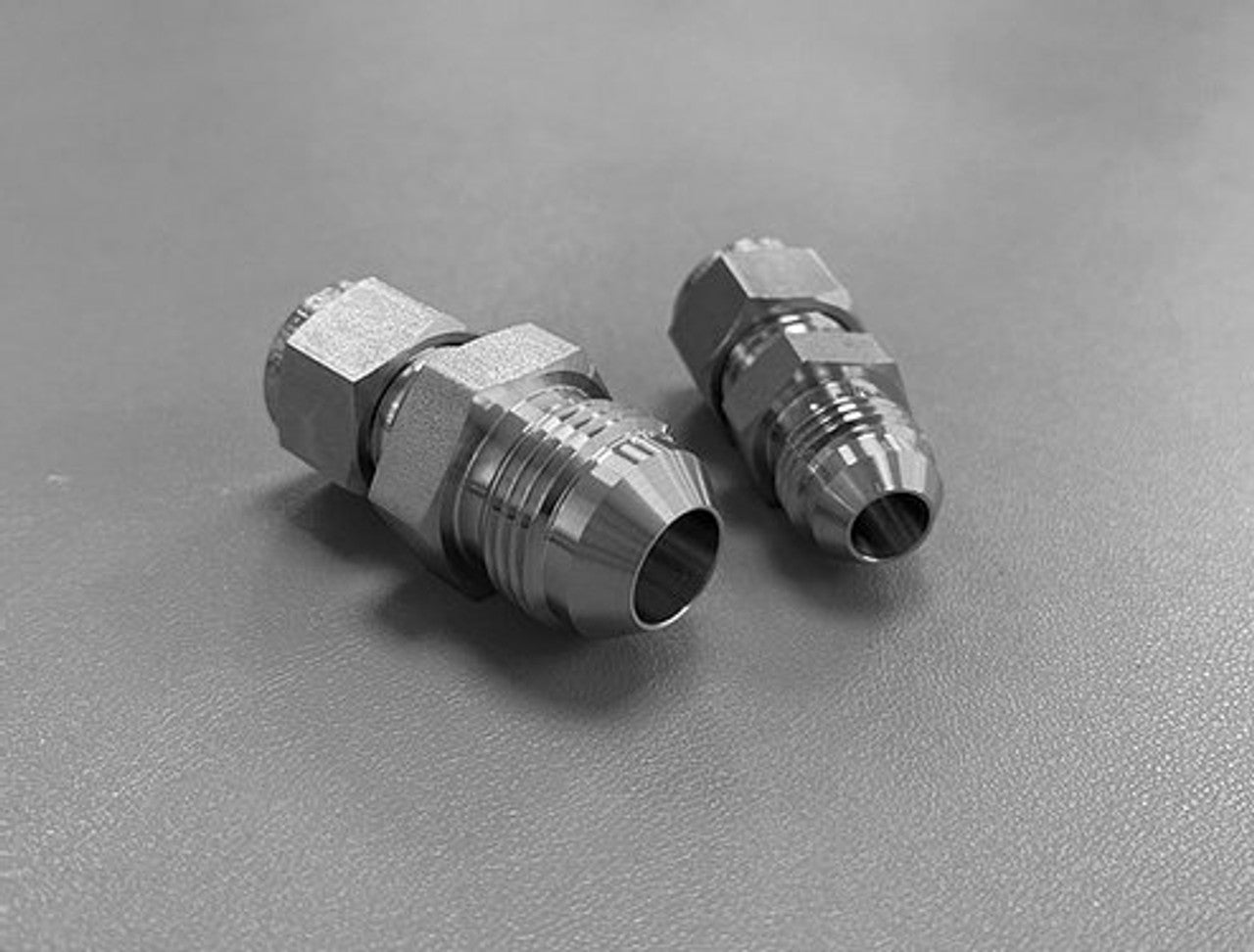 1/4" HARD LINE TO -4AN MALE ADAPTER SILVER w/ OLIVE