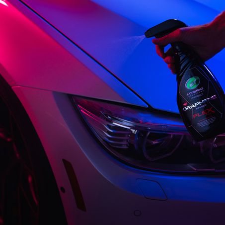 Turtle Wax Hybrid Solutions Pro Graphene Infused Flex Wax 680ml - 102375