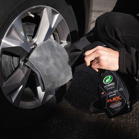 Turtle Wax Hybrid Solutions Pro Graphene Infused Flex Wax 680ml - 102375