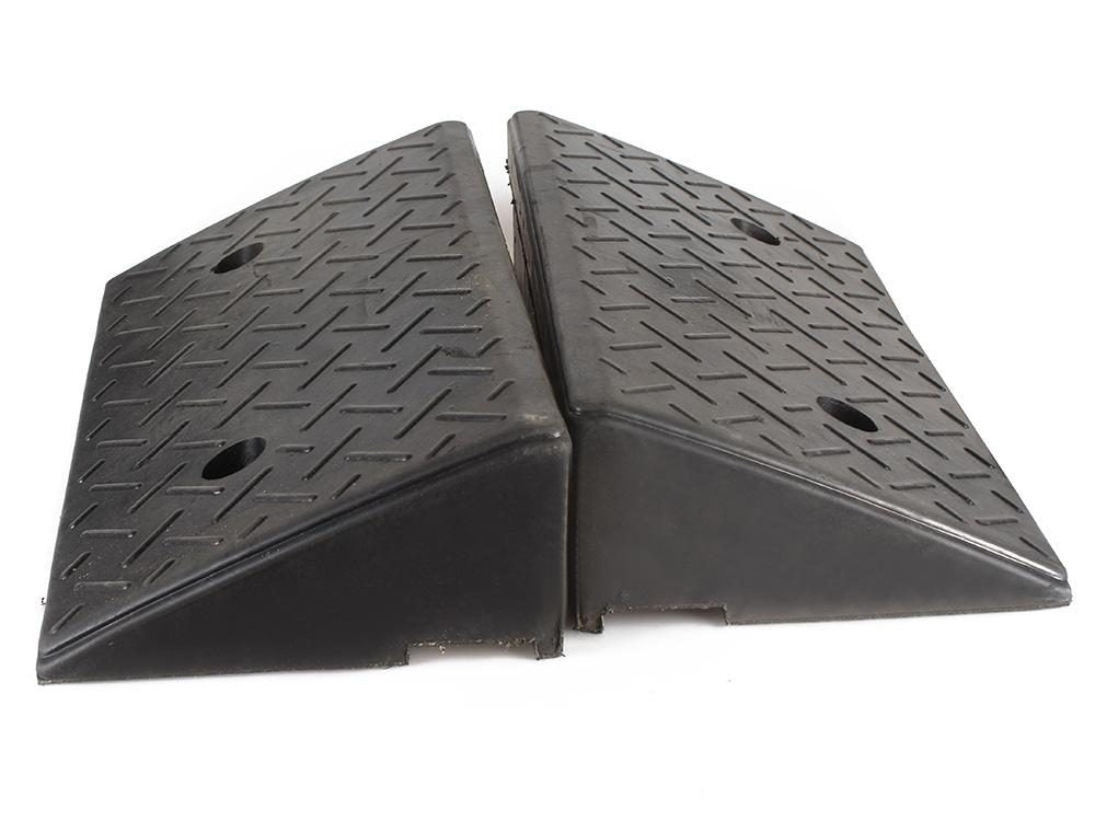Car Ramp Kerb Ramp Pair 10.5cm – Heavy-Duty Plastic Curb Ramps (Set of 2)