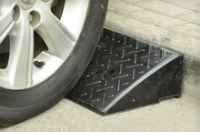 Load image into Gallery viewer, Car Ramp Kerb Ramp Pair 10.5cm – Heavy-Duty Plastic Curb Ramps (Set of 2)
