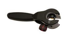 Load image into Gallery viewer, Ratchet Tube Cutter with 3/16" to 7/8" Capacity