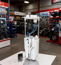 Load image into Gallery viewer, Toyota / Lexus Avalon, Camry, ES350 Fuel Pump Assembly 7702060440 7702006282