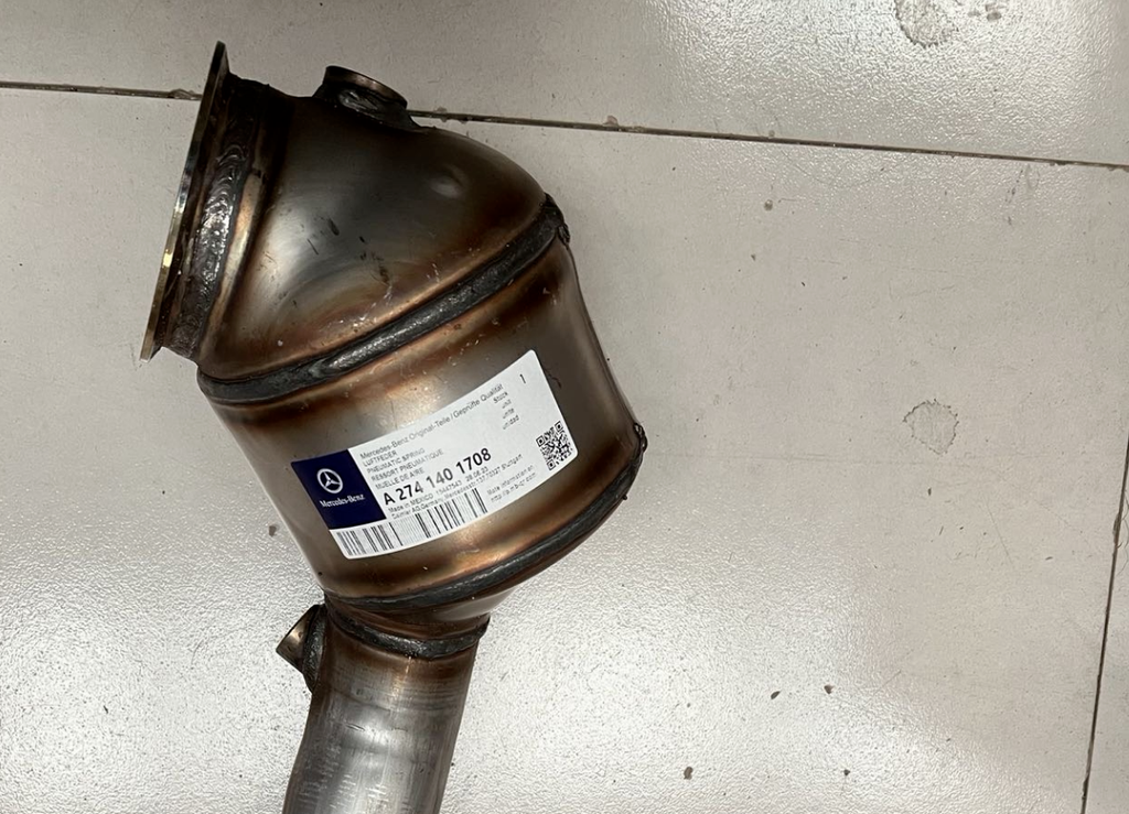 Mercedes-Benz Catalytic Converter  2741401708 Mercedes-Benz Catalytic Converter M274 Petrol Engine Euro 6 Stainless Steel Ceramic Exhaust Catalyst for C-Class W205 E-Class W212 W213