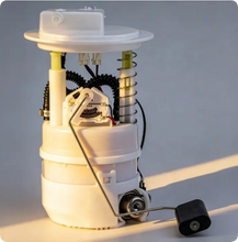 Load image into Gallery viewer, Nissan Cube Z12 2009+ 1.8 Fuel Pump 17040EM30A 17040EM31A