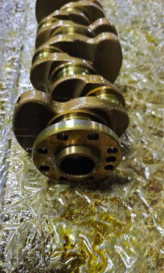 crankshaft side view