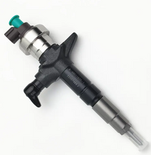 Load image into Gallery viewer, High Quality New Fuel System Parts Diesel Fuel Injector 095000-8370
