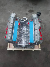 Load image into Gallery viewer, BMW S65 S65B40A 4.0L Engine Assembly for E93 Convertible M3 (Remanufactured) - photo 6