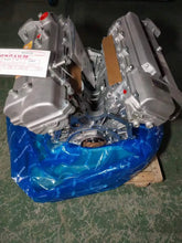 Load image into Gallery viewer, Hyundai G6EA 2.7L Engine Assembly for Sale (New) - photo 6