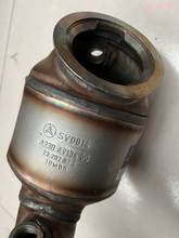 Load image into Gallery viewer, Mercedes-Benz Catalytic Converter  2741401708 Mercedes-Benz Catalytic Converter M274 Petrol Engine Euro 6 Stainless Steel Ceramic Exhaust Catalyst for C-Class W205 E-Class W212 W213