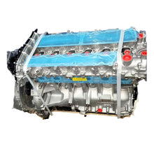 Load image into Gallery viewer, Land Rover PT306 3.0L Turbo Engine Assembly for Discovery 5 &amp; Sport (Remanufactured) - photo 1