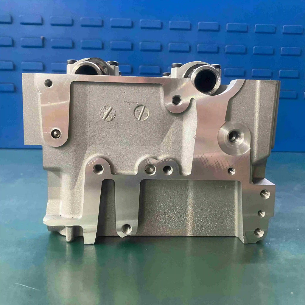 908734 A6510105511 6510103220 OM651940 Engine Cylinder Head for Mercedes Benz C CLASE S CLASE VITO 16