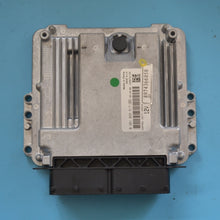 Load image into Gallery viewer, New High Quality ECU 700P 600P 100P Refrigerated Truck Truck-Mounted Crane Medium Truck 2.5T EDC17 0281035517 8974366050 for